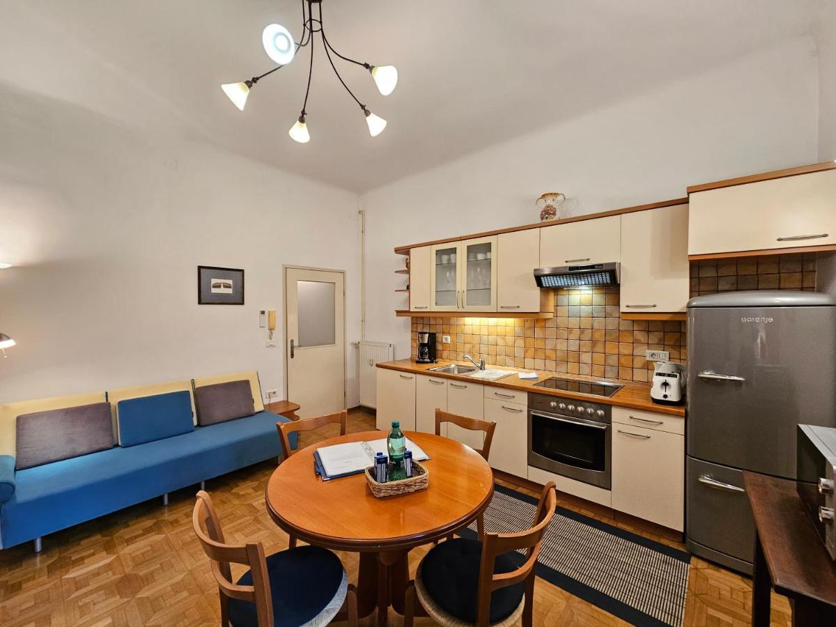 Spacious Central Studio Nika 2 Tour As Любляна Екстериор снимка