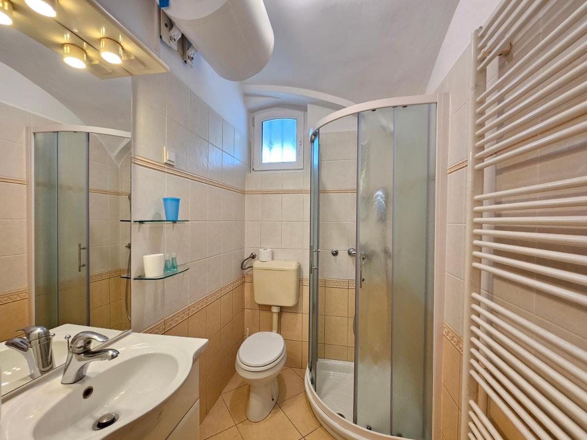 Spacious Central Studio Nika 2 Tour As Любляна Екстериор снимка